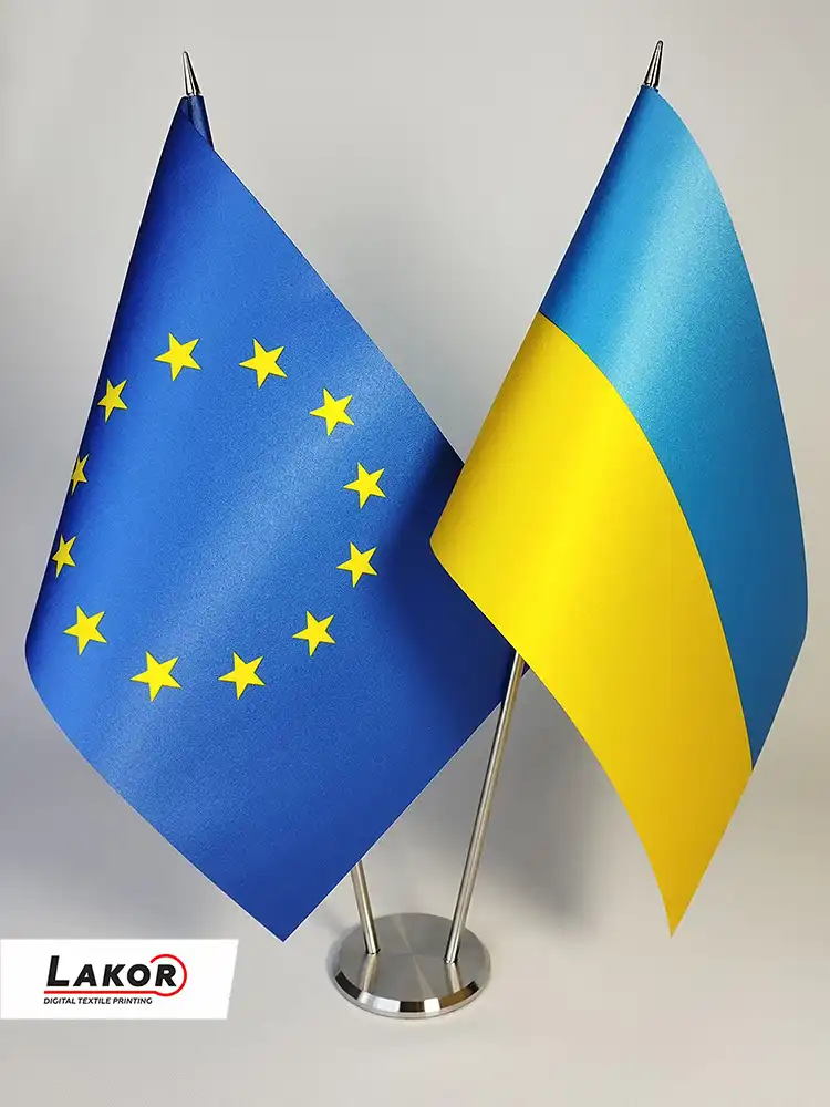 Виготовлення прапорців на 2-рожковій металевій підставці